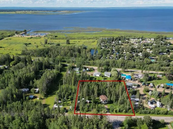 32 S 1st Ave SW, Big Lakes County, AB T0G 1C0