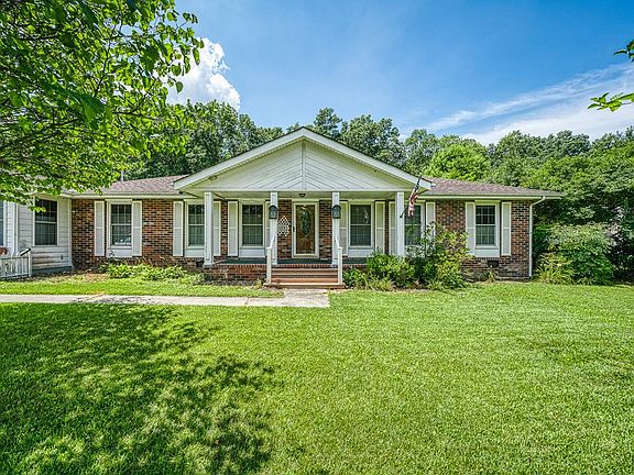 3rd image of 426 Valley Ln