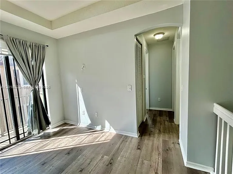 607 NE 35th Ave #607 — Photo 17