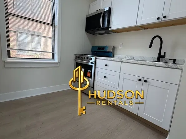 569 Bergen Avenue image 1 of 7