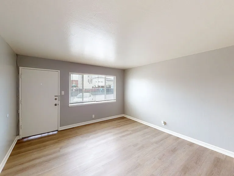 2320 Buena Vista Ave — Photo 5