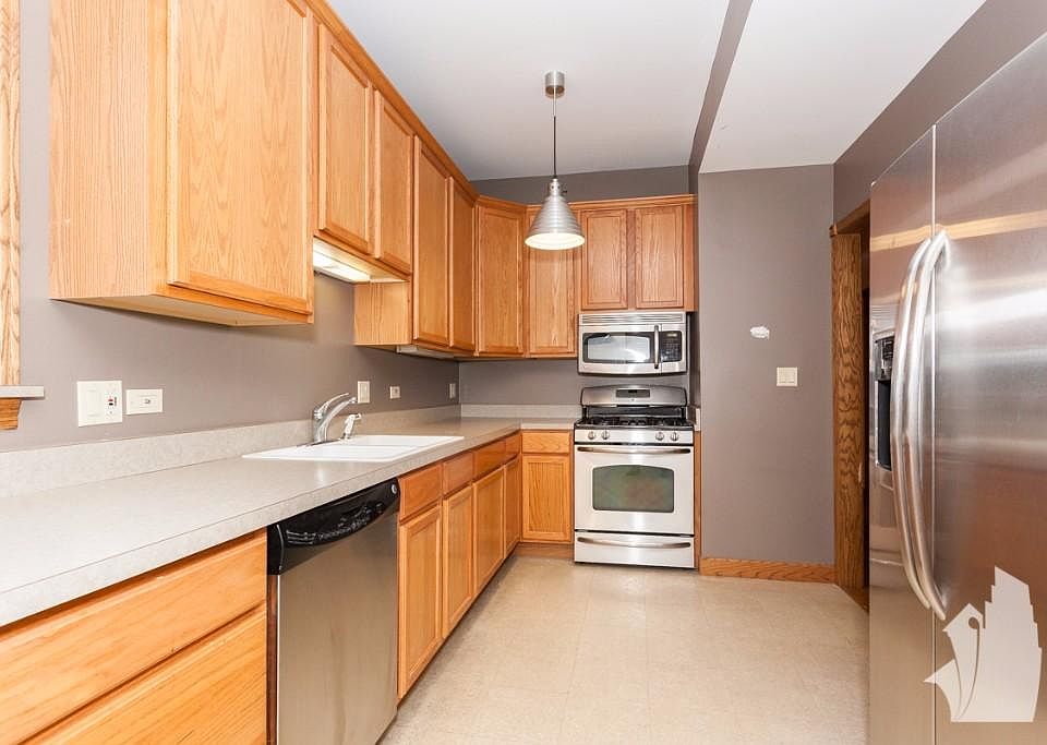 1st image of 1456 W Carmen Ave