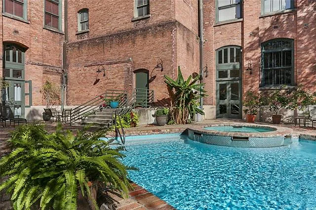 1107 S Peters St #325 — Photo 12
