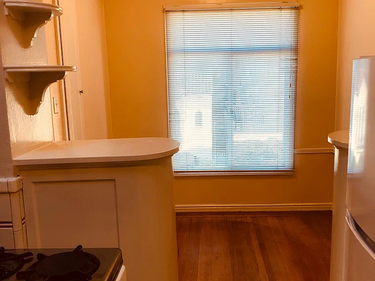 1668 Beach St — Photo 15
