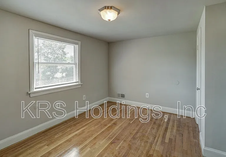 5423 Remuda Dr #4 — Photo 9
