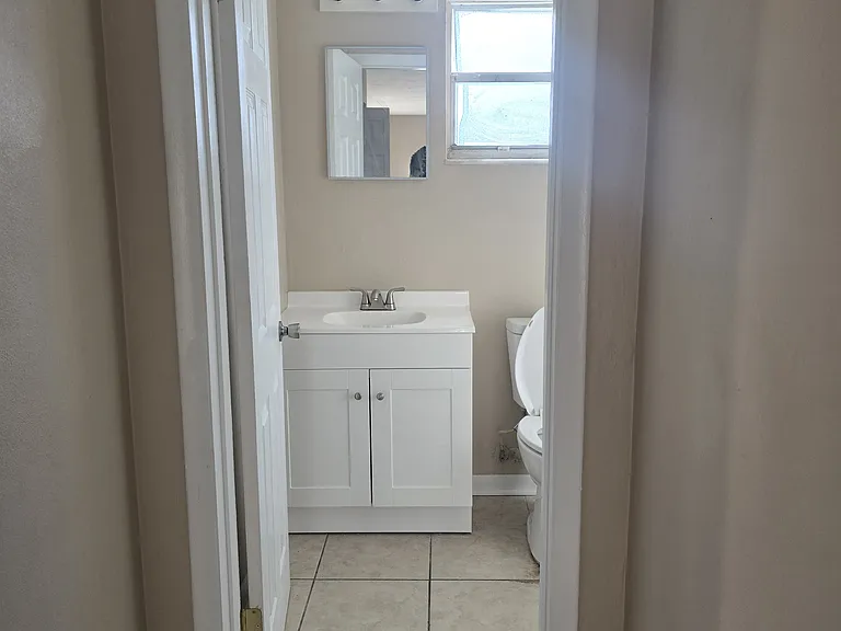 945 Shorecrest Ave — Photo 9