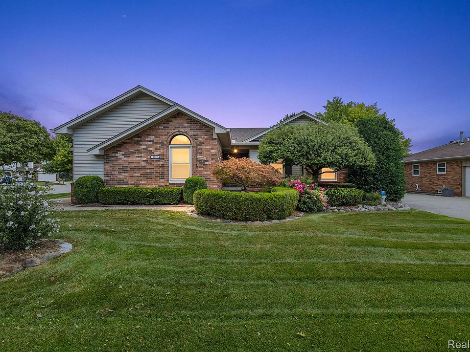 1st image of 4779 Venetian Dr