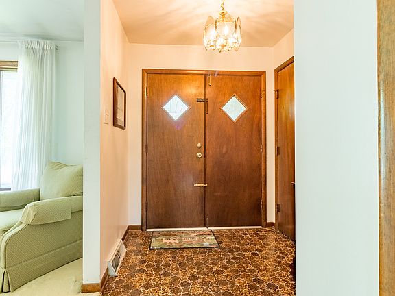 2nd image of 15234 Bayberry Ct