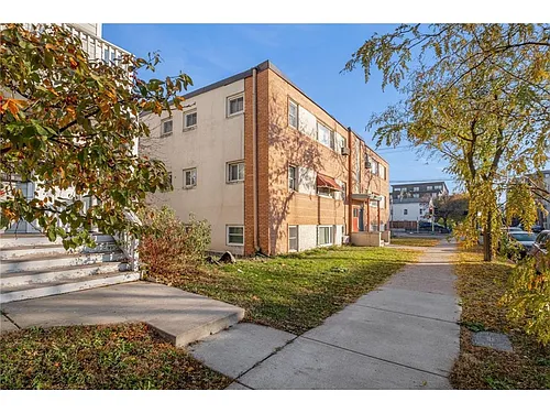 2747 Dupont Ave S Photo 1