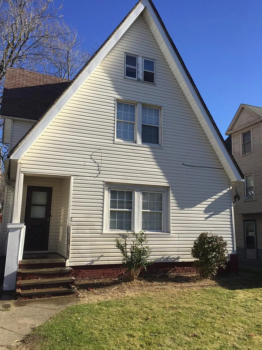 3259 W 98th St photo 1
