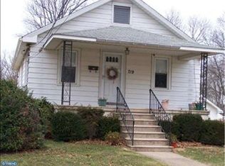 719 E Woodlawn Ave, Maple Shade, NJ 08052