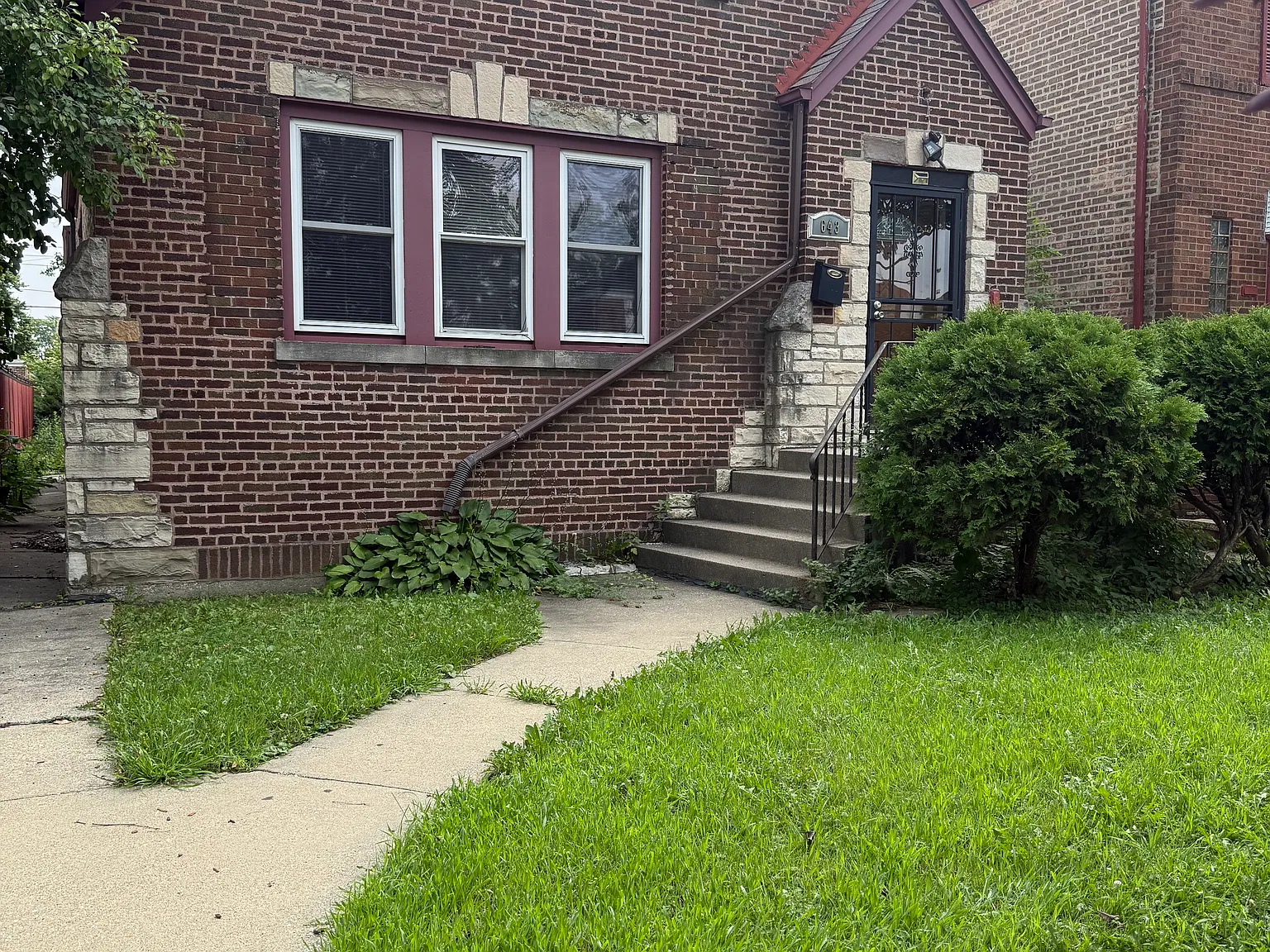5 bed, 2016 sqft, $2,300 — Photo 1