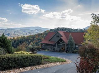 2449 Smoky Vista Way, Sevierville, TN 37862
