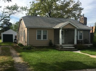 32 Starr Dr, Troy, MI 48083