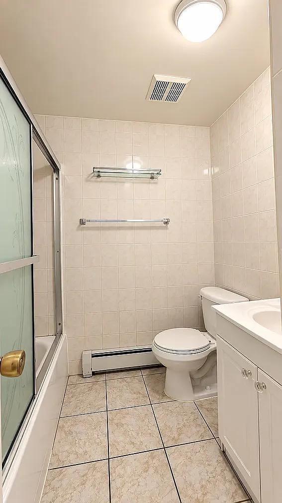 3 bed, 1200 sqft, $2,900 — Photo 4