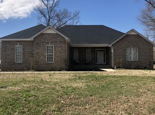 210 Woodson Dr, Tullahoma, TN 37388