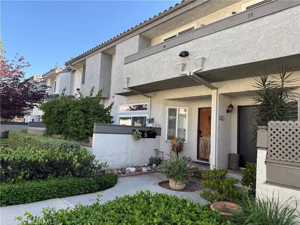 38 Brownfield Ln, Pomona, CA 91766