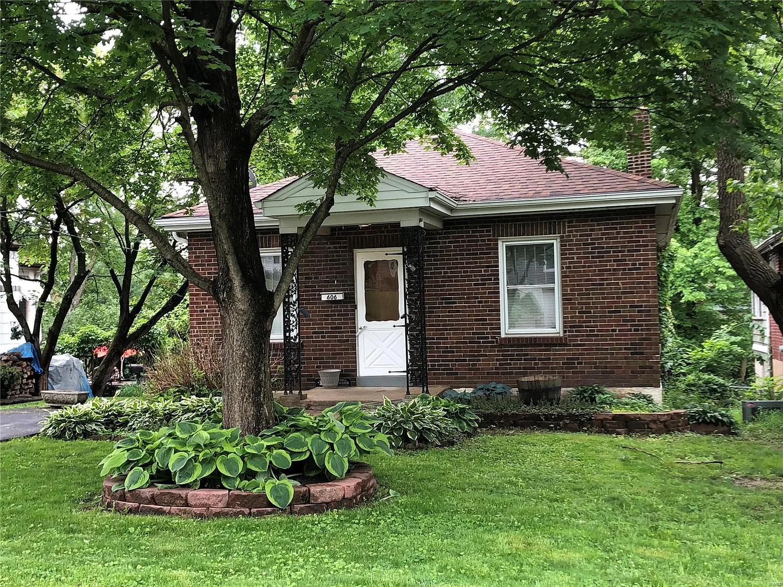 606 Forest Ave photo 1