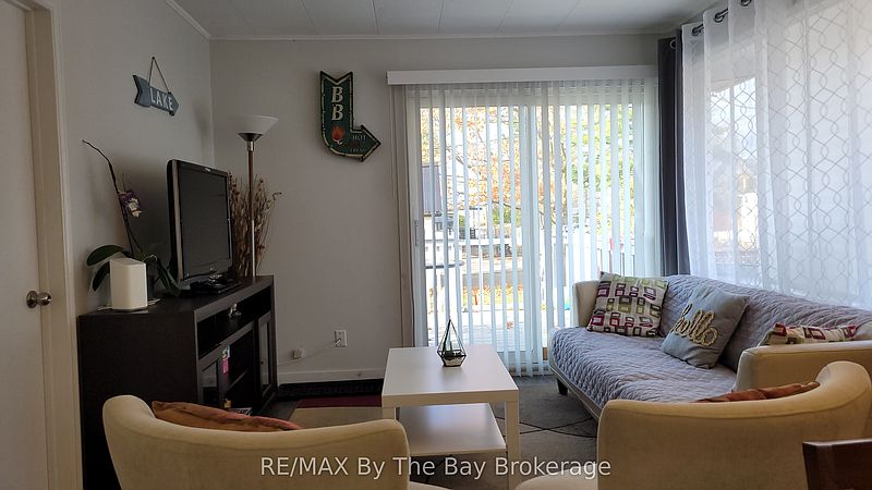 Wasaga Beach House for rent - 5 Bedrooms — photo 3