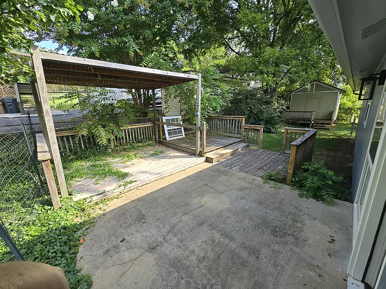 Side patio