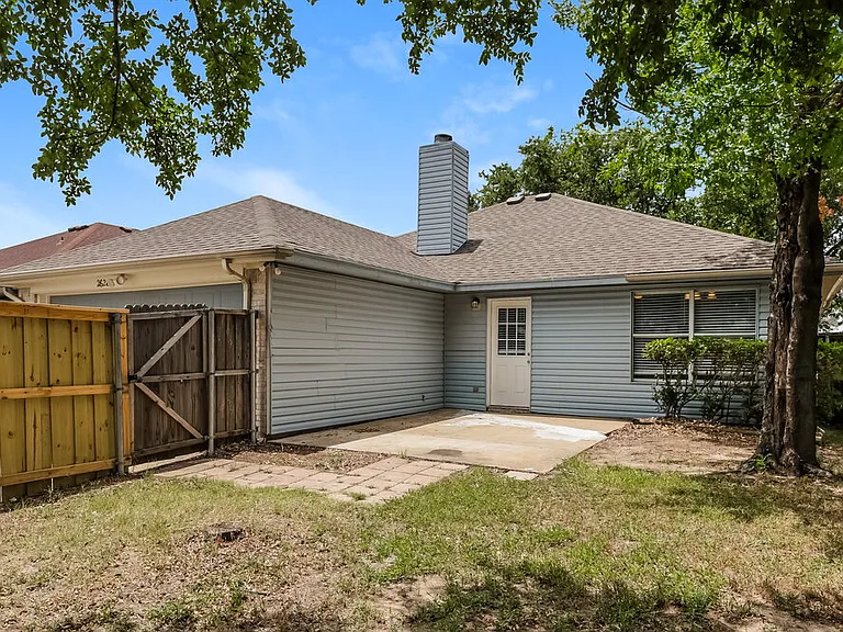 2628 Hidden Springs Dr — Photo 16