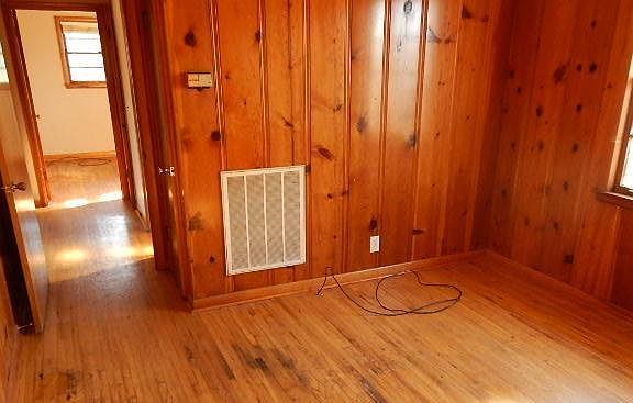 4th image of 3925 Banbury Dr