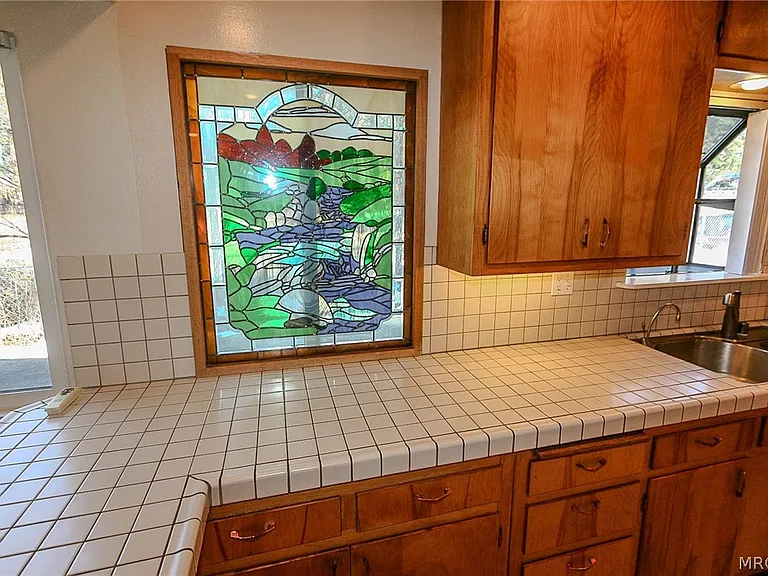664 Barret Way — Photo 11