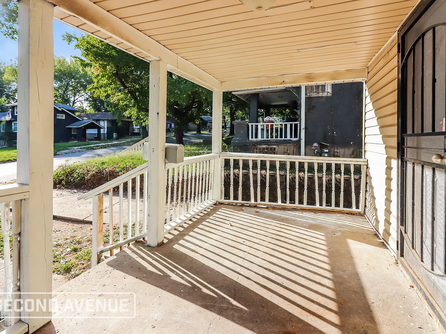 3 bed, 1.5 bath, 1100 sqft, $1,095 — Photo 2