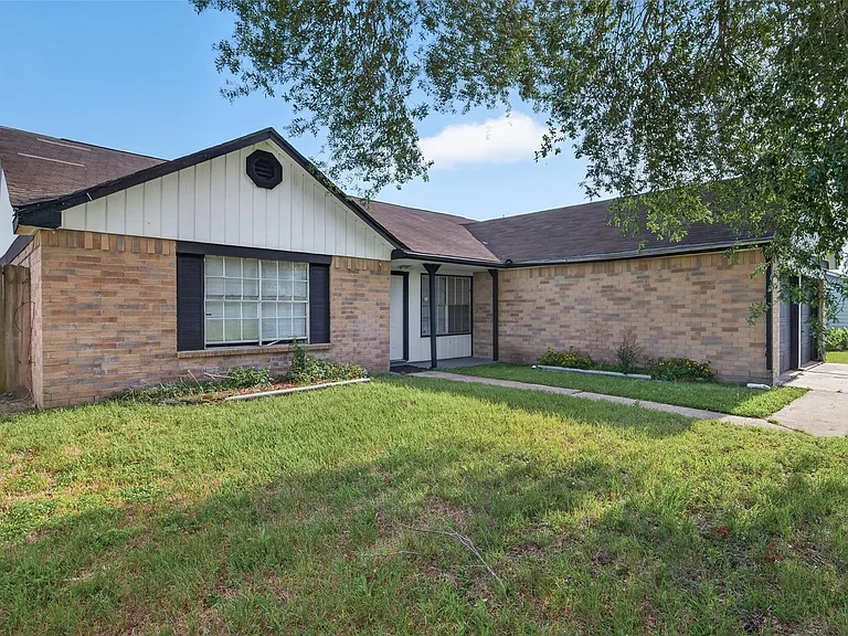 8203 Lone Quail Dr — Photo 3