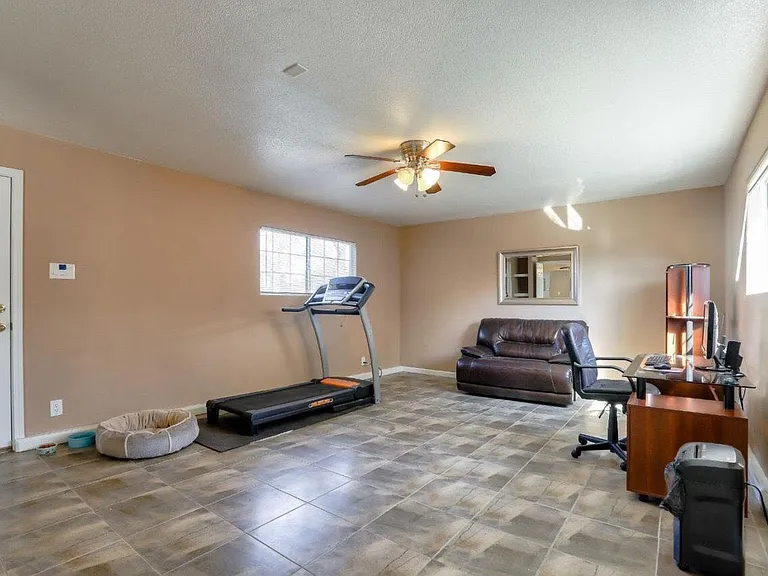 1667 Berna St — Photo 25