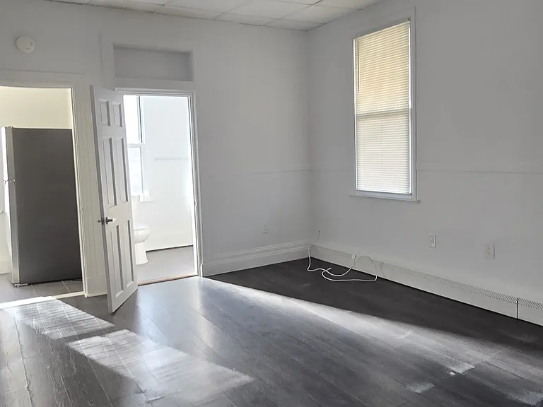 365 2nd Ave #1 — Photo 5
