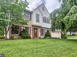 17 Park Dr, Dillsburg, PA 17019