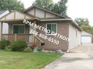 27324 Brettonwoods St, Madison Heights, MI