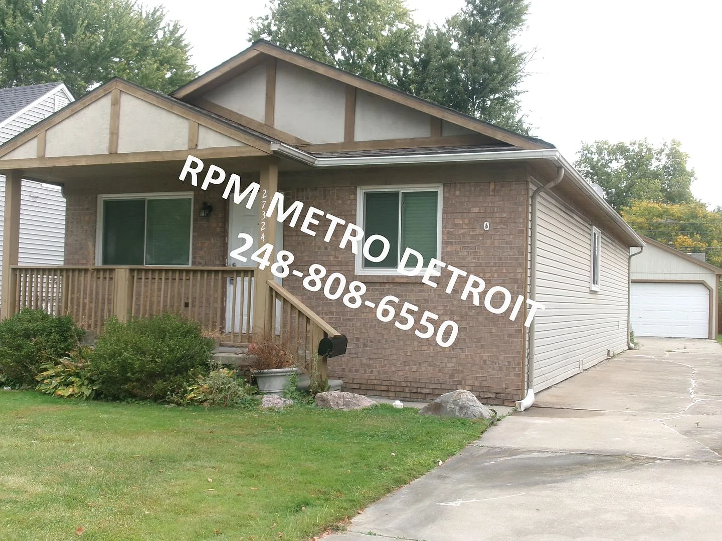 27324 Brettonwoods St photo 1