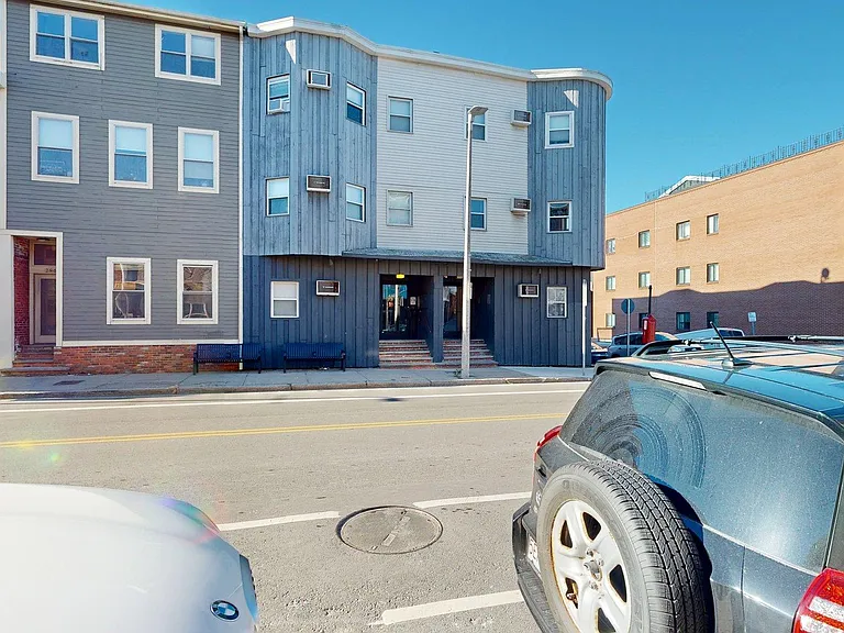 300 Meridian St #7 — Photo 8
