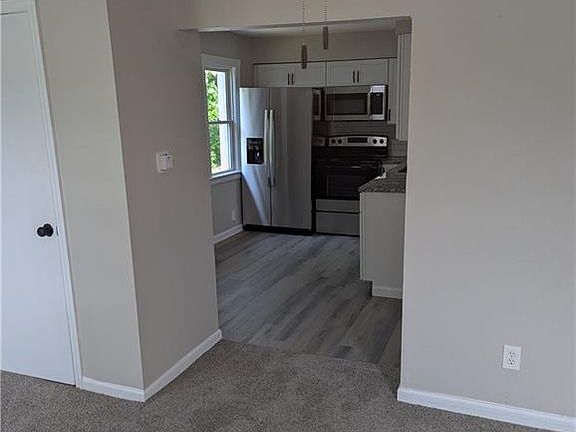 2nd image of 3115 S 34th St