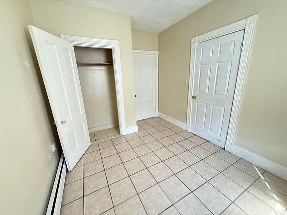 4th image of 89 Minden St APT 3