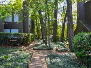 194 Litchfield Ln, Houston, TX 77024