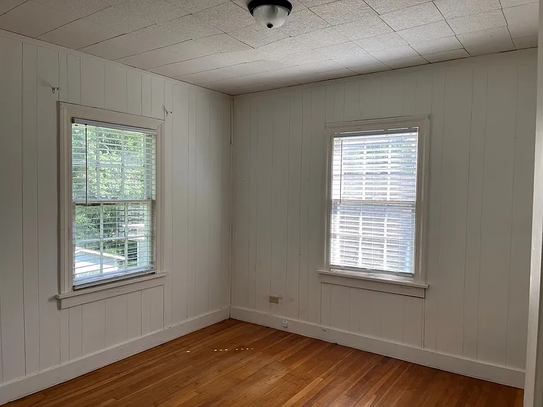 906 Corrine St #B — Photo 9