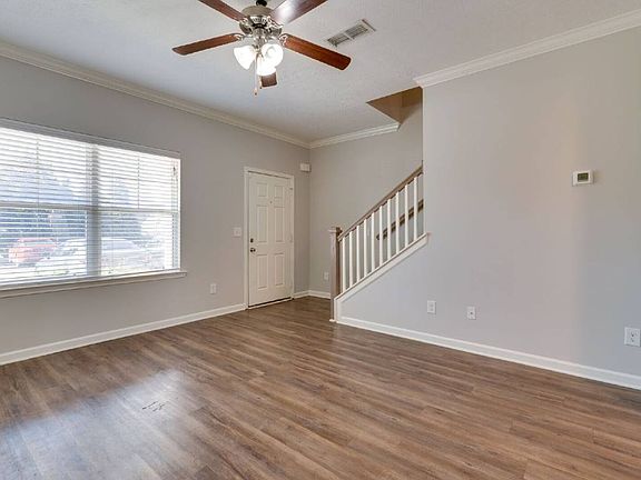 4th image of 810 Staten Dr