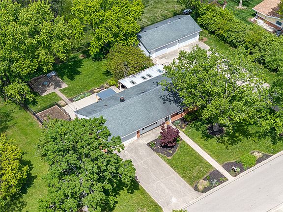 3rd image of 443 Saddlewood Ave