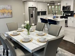 8156 State Rd, Burbank, IL 60459