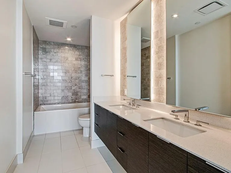 301 West Ave #1009 — Photo 8