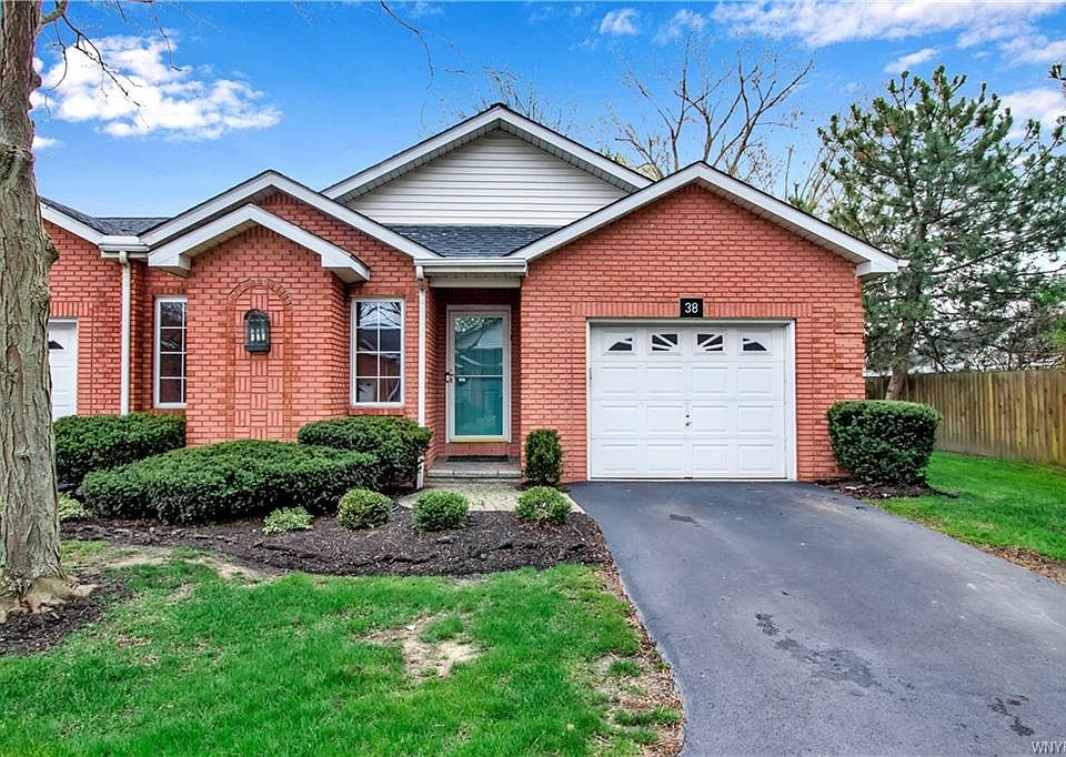 1st image of 38 Woodpointe Run