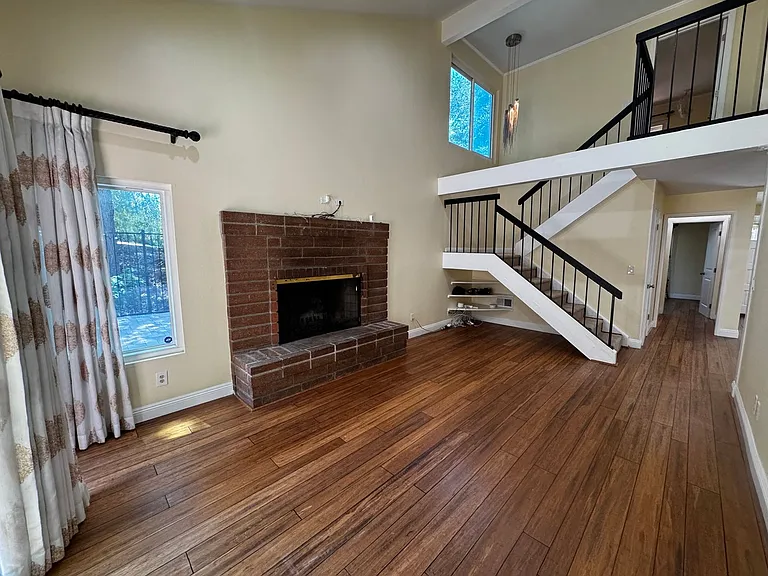 1580 Valecroft Ave — Photo 12