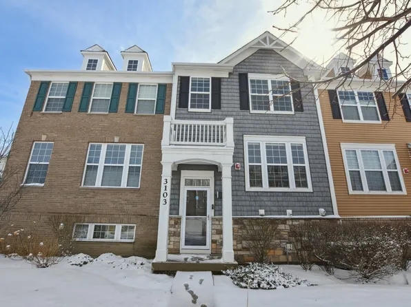 3103 Coral Ln, Glenview, IL 60026