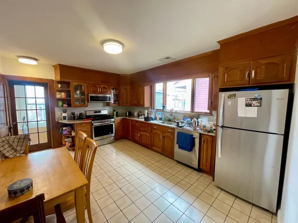 447 Broadway #2, Somerville, MA 02145