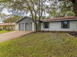 6909 Whispering Oaks Dr, Austin, TX 78745