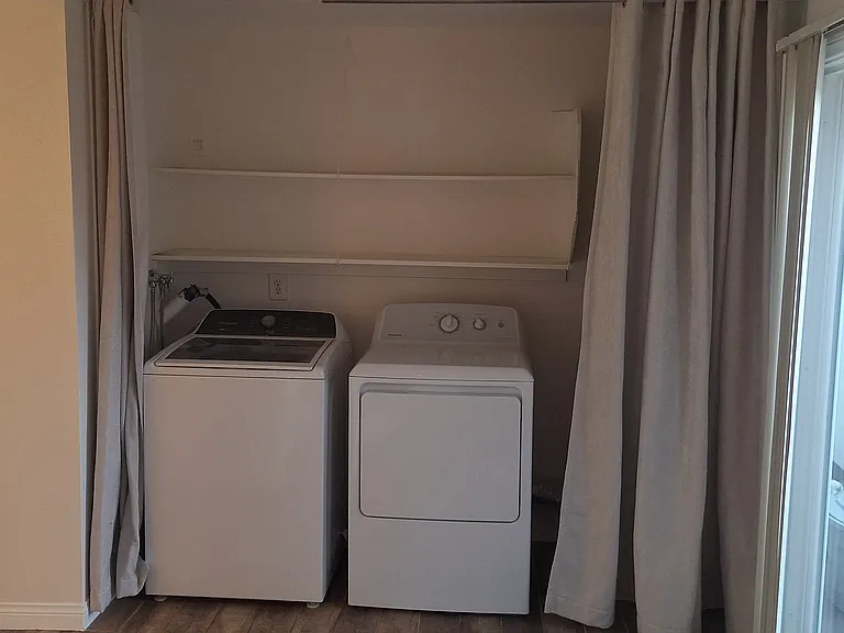 255 Green Moor Pl — Photo 6