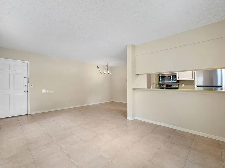 2525 W Bay Dr #A16 — Photo 10